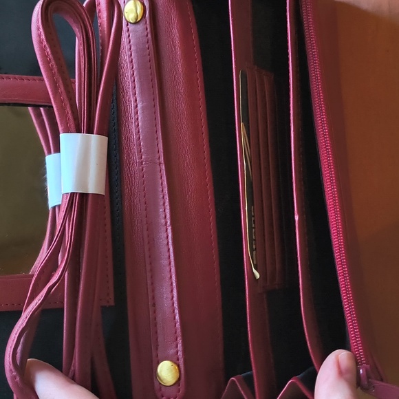 10 Items/$10 Stone Mountain Accessories Red Crossbody Bag - Picture 4 of 5